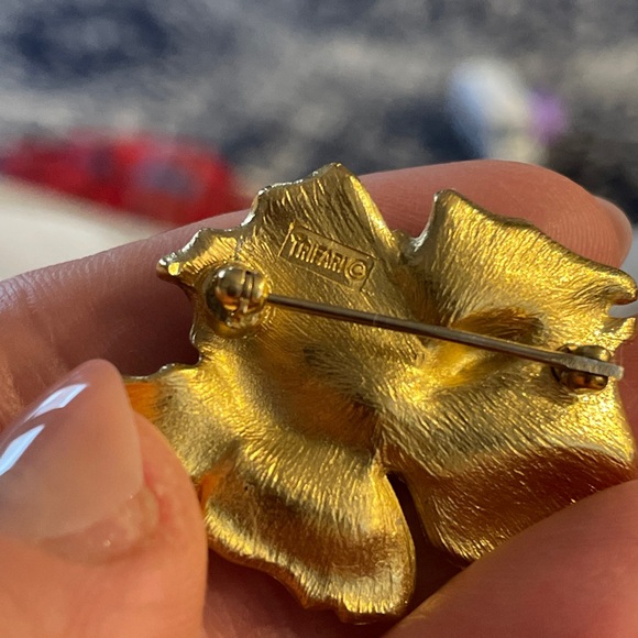 Vintage Brooches lot 5 Gold Tone - Picture 12 of 15